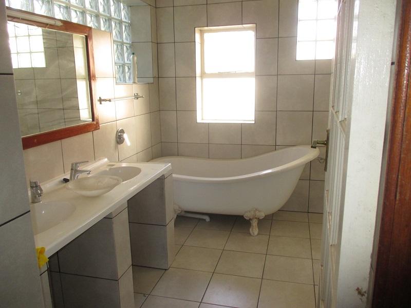 3 Bedroom Property for Sale in Denneburg Western Cape